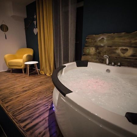 ** Au Canal Du Midi - Jaccuzzi & Luxueux Appartements ** 카르카손 외부 사진